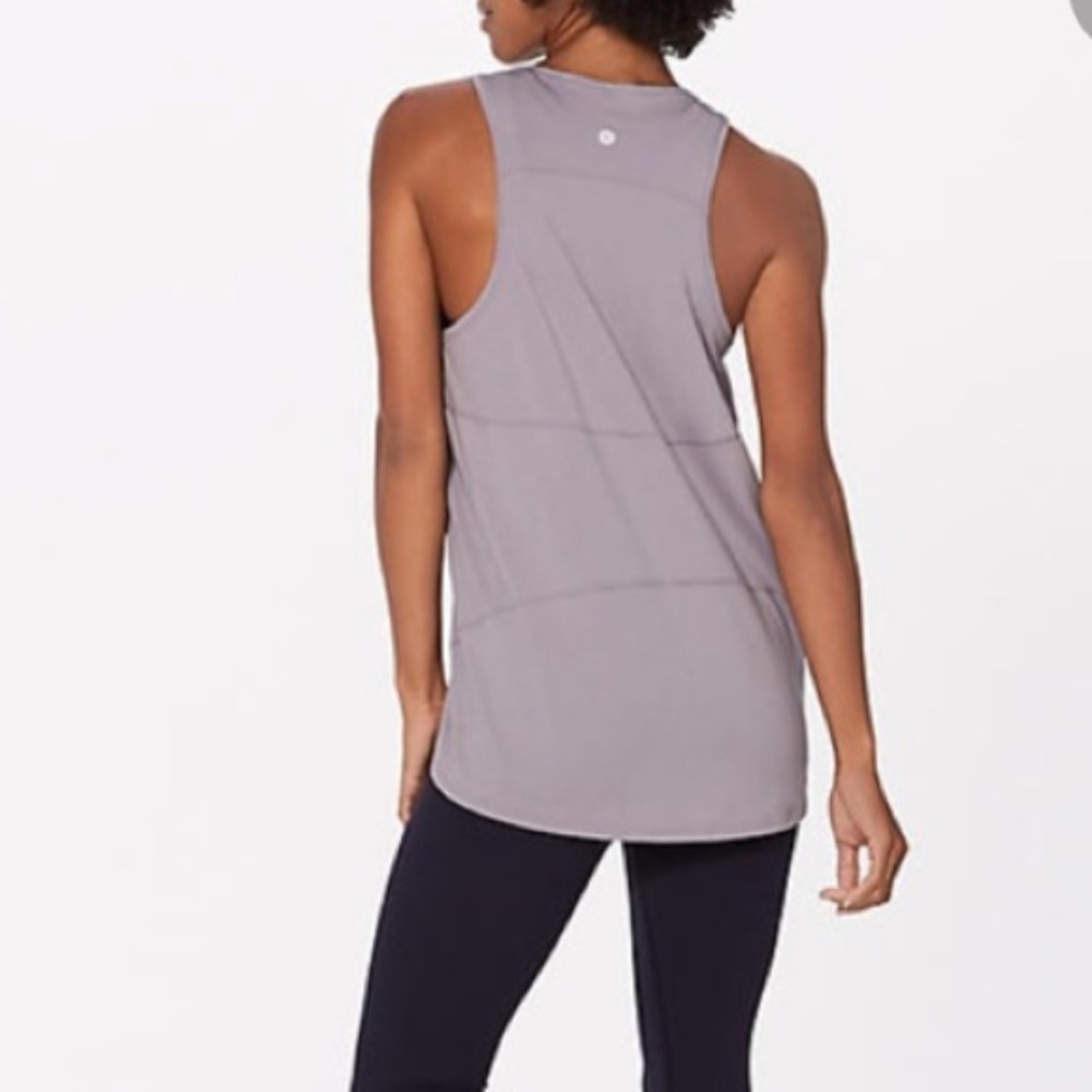 Back in Action Lululemon Tank - Size 6